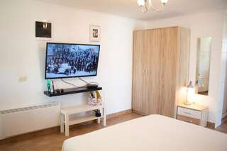 Апартаменты Villa Adria Apartments Будва Семейный люкс с балконом-6